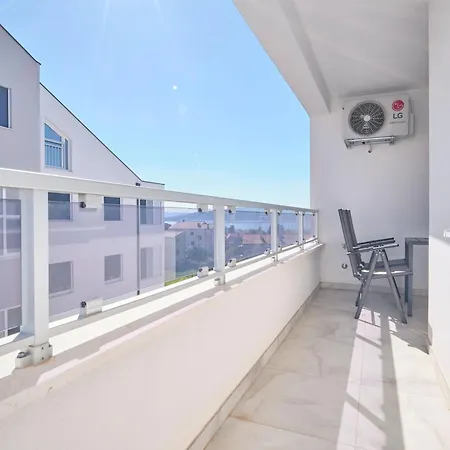 Apartment Aquavue Von Litto Kastela